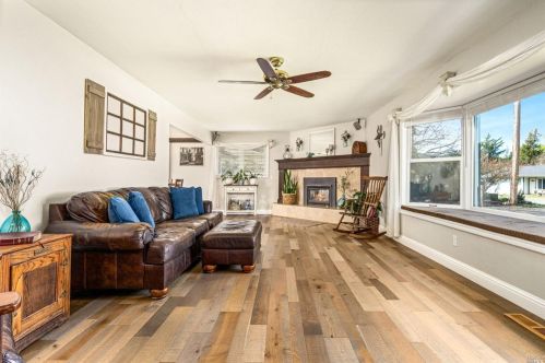 7839 Apple Blossom Ln, Sebastopol, CA 95472-2866