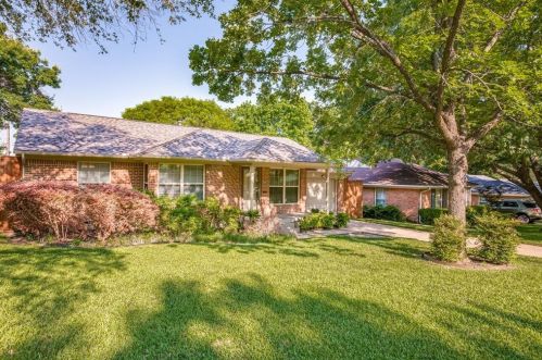 11637 Colmar St, Dallas, TX 75218-1825