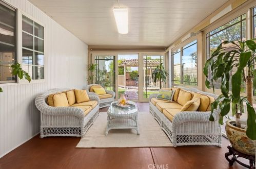 260 Brookside Ct, Anaheim CA  92808-1204 exterior