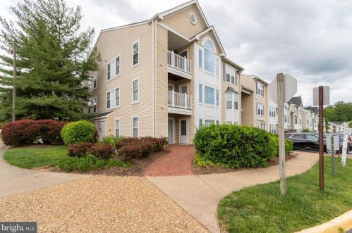 8301 Bluebird Way, Lorton, VA 22079-2828