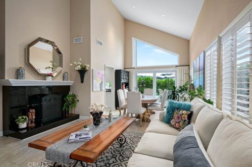 24701 Calle Serranona, Calabasas, CA 91302-3016
