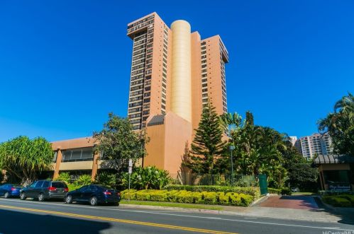 5333 Likini St, Honolulu HI  96818-1762 exterior