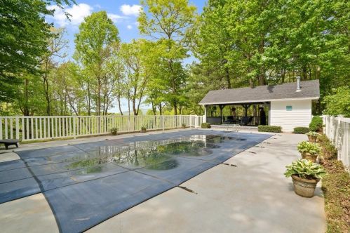37 Fawn Ridge Trl, Rabun Gap, GA 30568-2825