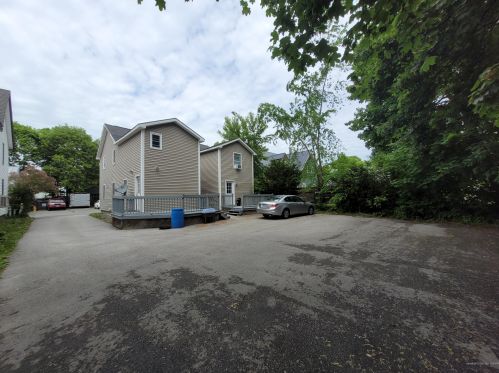 9 Howard Ln, Brewer, ME 04412-1933