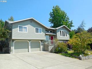 2496 Loma Vista Dr, Roseburg, OR 97471-6149