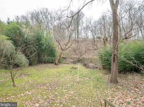 2122 Millcreek Rd, Lancaster PA  17602-4749 exterior