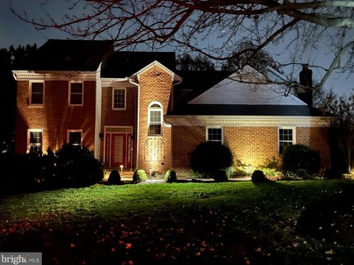 1205 Woodworth Dr, Lancaster, PA 17601-1662