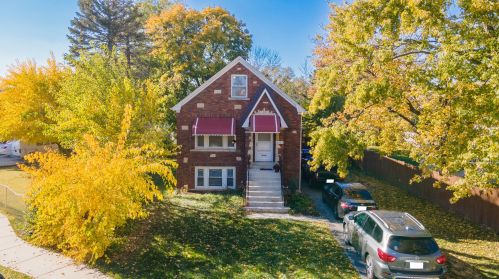 8706 Plainfield Rd, Lyons, IL 60534-1074
