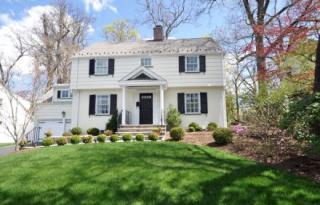 49 Norwood Ave, Summit, NJ 07901-1927