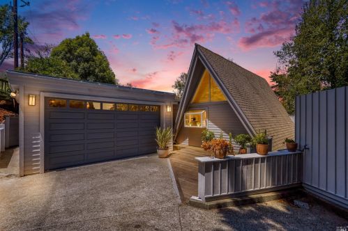 842 Marin Dr, Mill Valley, CA 94941-3986