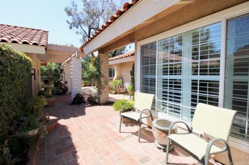 5 Cypress Tree Ln, Irvine CA  92612-2211 exterior