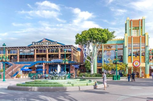 2130 Spinnaker St, Anaheim CA  92802-4930 exterior