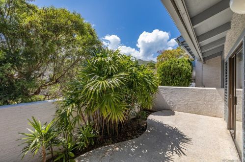 1213 Kaeleku St, Honolulu HI  96825-3005 exterior