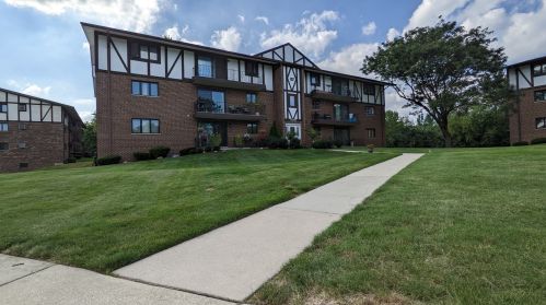 11012 Theresa Cir, Palos Hills, IL 60465-3215