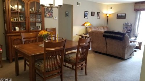 5 Crestview Ln, Mount Arlington, NJ 07856-1350