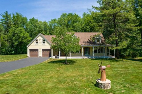 47 Salmon Falls Rd, Somersworth, NH 03878-2813
