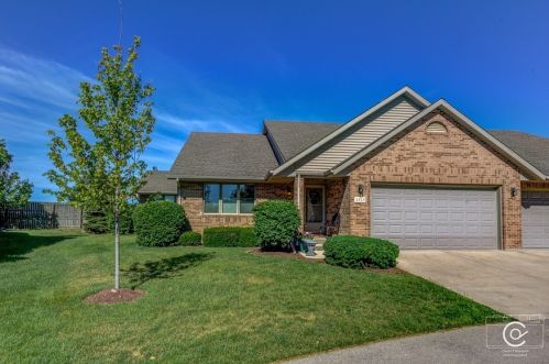 1513 Daniel Ct, Sycamore, IL 60178-3208