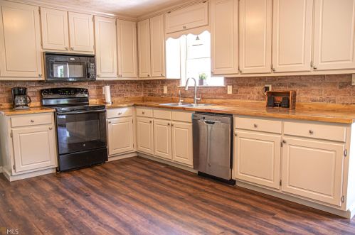 272 Valley Way, Hampton, GA 30228-3025