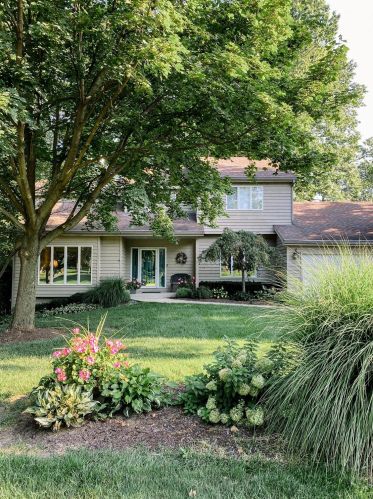 121 Shorewood Dr, Valpo, IN 46385-8065
