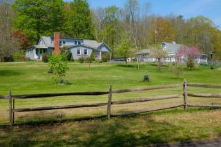 137 Bell St, Middletown, CT 06457-1597