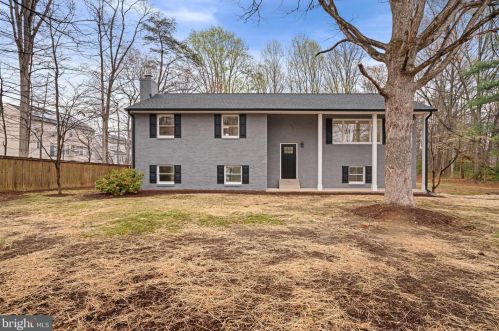 15251 Dyers Rd, Woodbridge, VA 22193-1822