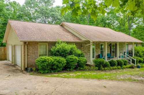 290 Miles Rd, Carrollton, GA 30116-8221