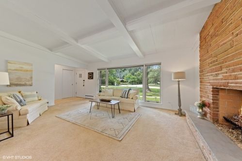 245 Brookdale Ln, Palatine, IL 60067-7560