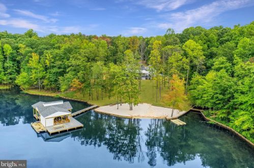 2935-A Minor Rd, Bumpass, VA 23024-8864