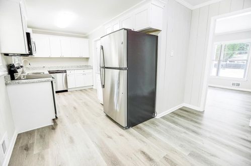 3582 Highwood Dr, Atlanta GA  30331-2517 exterior
