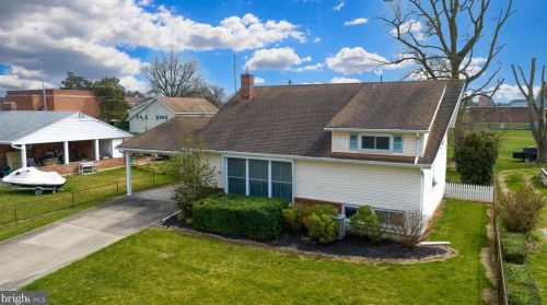804 Kelly Dr, York, PA 17404-2340