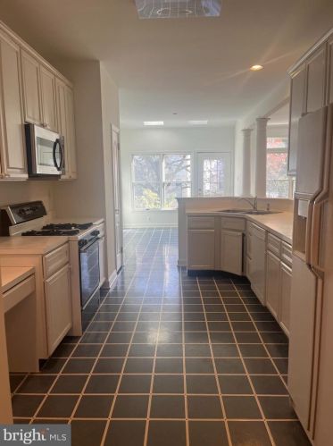 12 Wilkinson Way, Princeton NJ  08540-7362 exterior