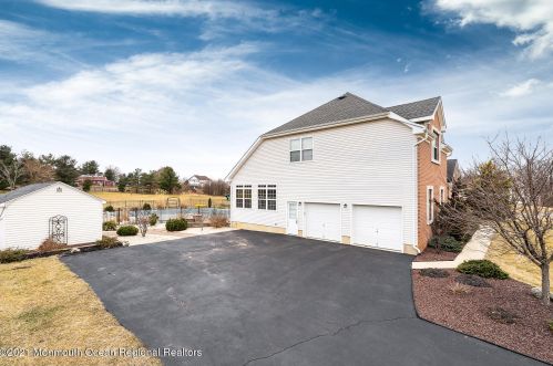 4 Cooper Ct, Upper Freehold Township, NJ 08514-1531