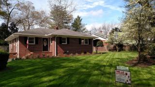 64 Stephens St, Winder, GA 30680-2338