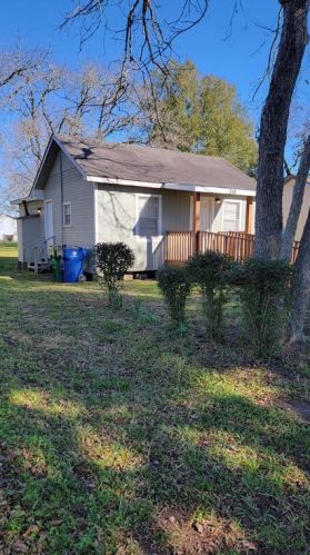 316 Peach St, Angleton TX  77515-5900 exterior