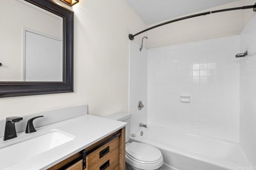 4817 120, Hawthorne CA 90250-2724 exterior