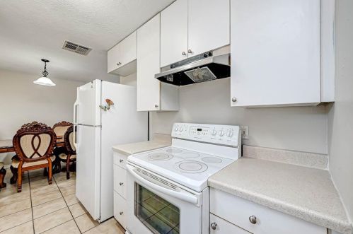 16723 Lk Cir, Conroe TX  77302-5343 exterior