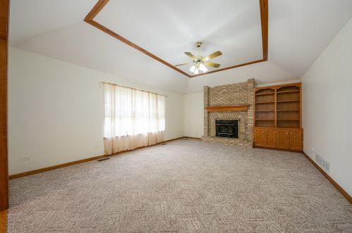 2772 Freeland Cir, Naperville IL  60564-5827 exterior