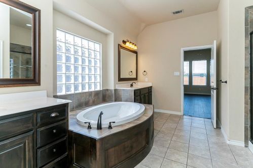 4913 Breezewind Ln, Fort Worth TX  76123-6008 exterior