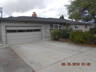 1315 Carlson Dr, Medford, OR 97501-8173