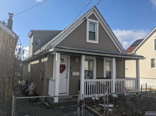 401 River Dr, Outwater, NJ 07026-3352
