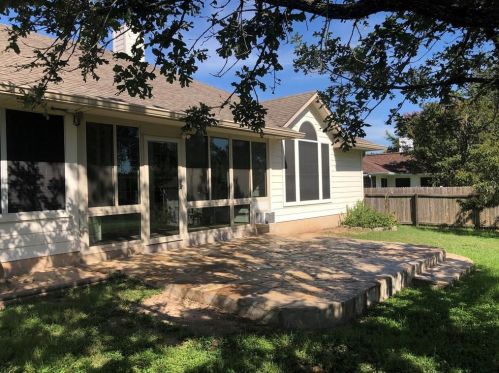 7009 Auckland Dr, Austin TX  78749-4161 exterior