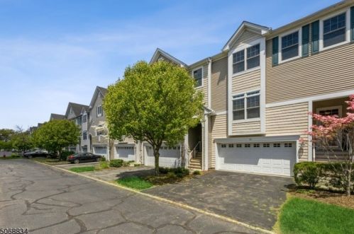 25 Lakeshore Dr, Mount Arlington, NJ 07856-1430