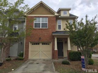 600 Carlton Commons Ln, Cary NC  27519-9111 exterior