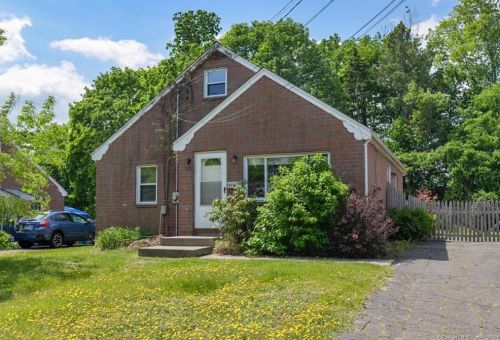 37 Sunbright Dr, Meriden, CT 06450-4618