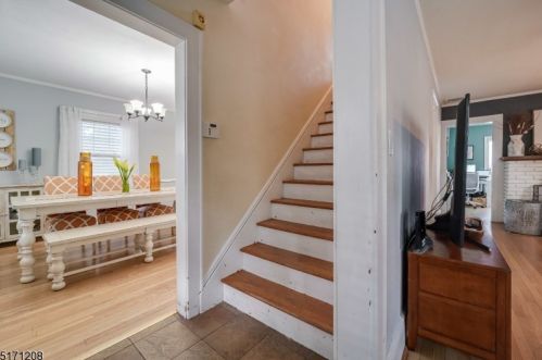 36 Freeman Pl, Nutley, NJ 07110-3368