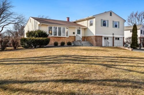 144 Boynton Dr, Palatine, IL 60074-5516