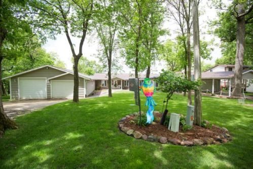 70401 476th Ave, Jackson, MN 56143-8513
