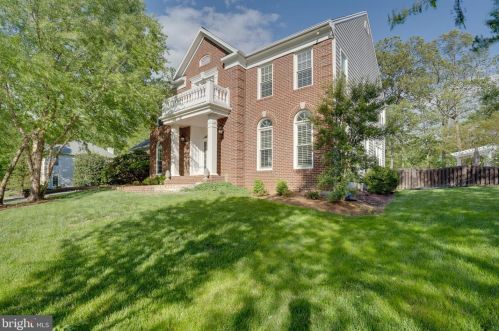 9265 Davis Dr, Lorton, VA 22079-3402
