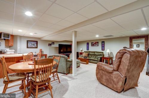 14 Red Leaf Ln, Lancaster PA  17602-7000 exterior