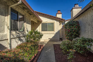 711 Coffeeberry Ln, Redding, CA 96003-3998